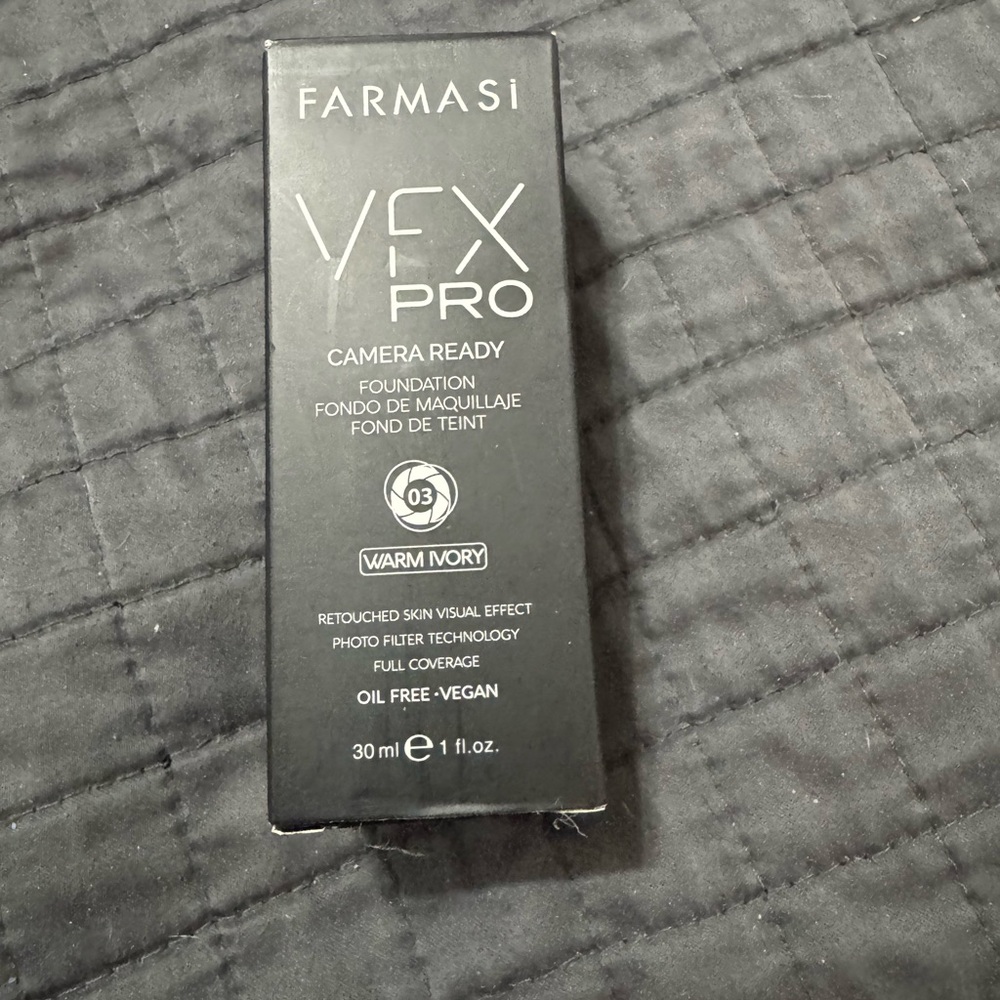 Farmasi VFX Pro Foundation - Warm Ivory